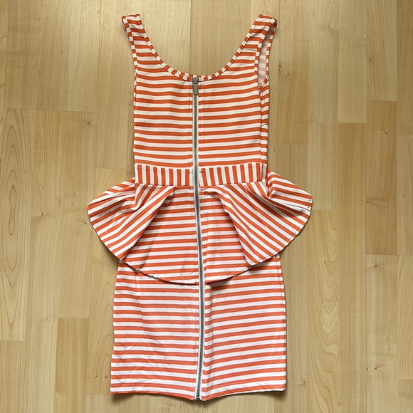 Bebe Dress - Picture 2 of 6